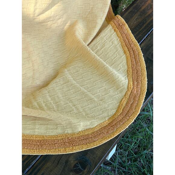 Vtg Morgan-Jones Bedspread Coverlet Full Goldenrod Yellow Lightweight Farmhouse - Picture 6 of 11